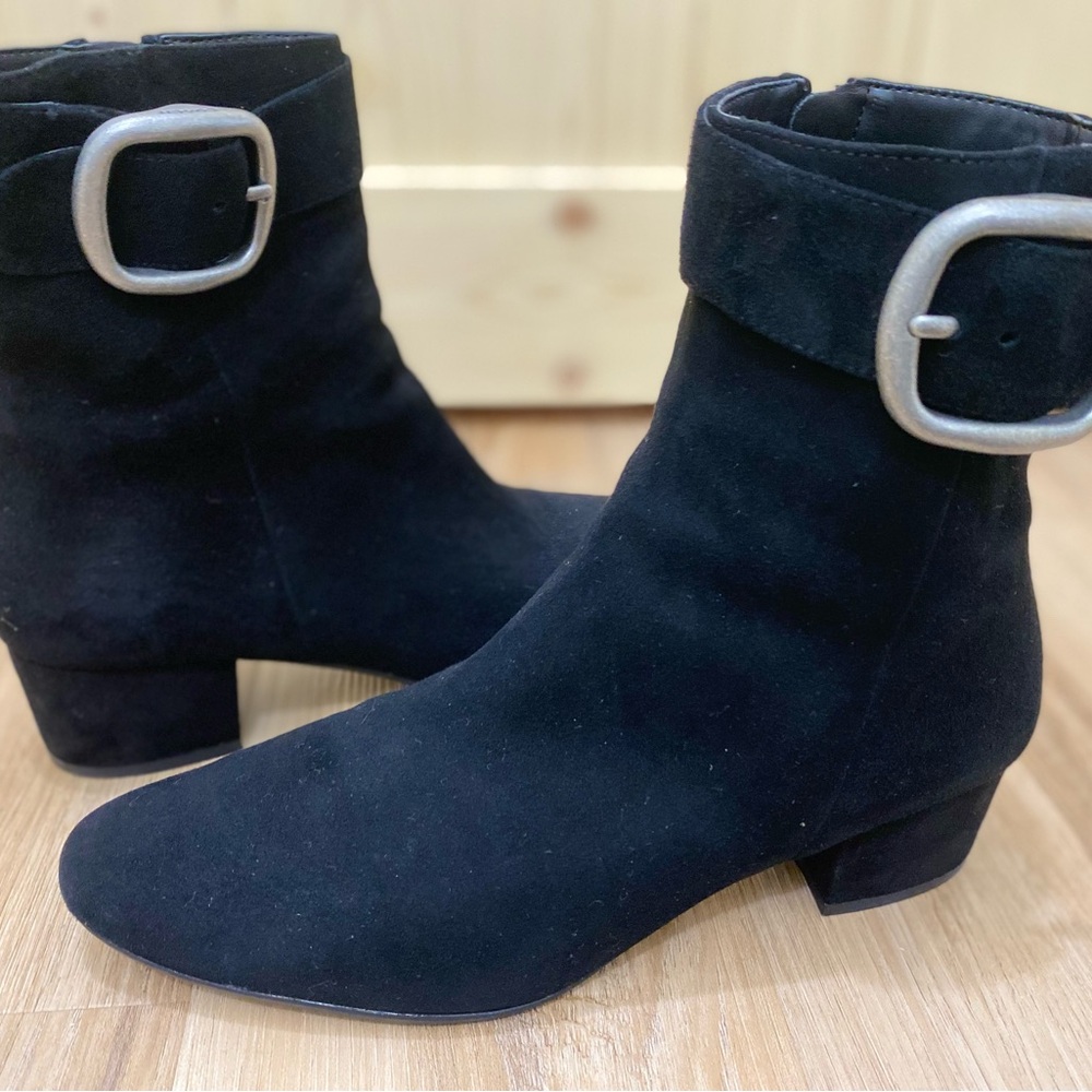 🔥🔥Coach Suede Leather NWOT Black Ankle Boots w/Silver Buckles & Zipper